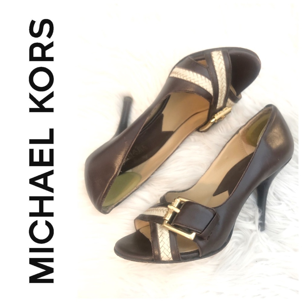 🍀 Michael Kors Heels w/ Gold MK